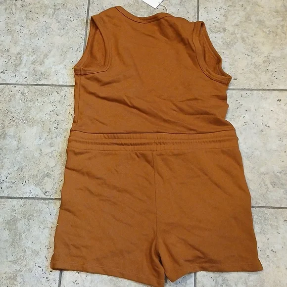 Nwt Universal Thread romper in bronze / rust Size Small - Picture 3 of 4